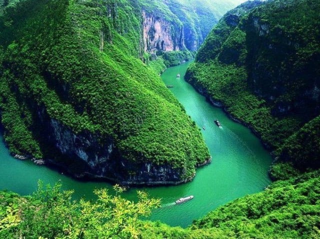 The Beautiful Scenery of the Lesser Three Gorges