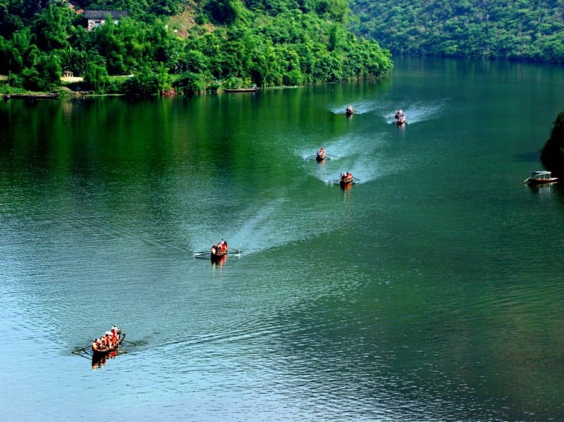 Rafting Down the Shennong Stream