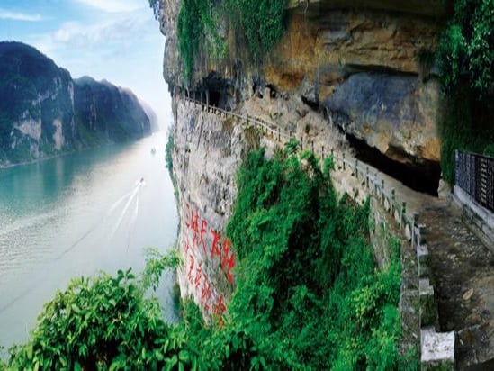 Inspiring Art:  Visit Yichang’s Three Travellers’ Cave